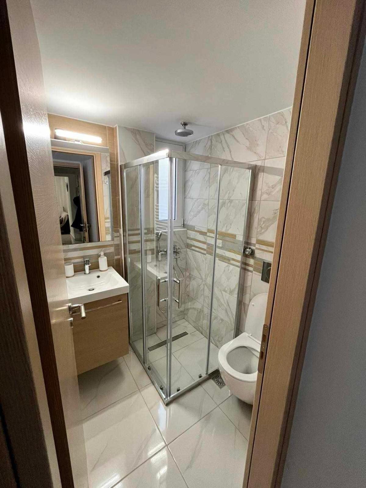 Elegant & Modern Apartment Near To Athens Riviera พีเรียส ภายนอก รูปภาพ