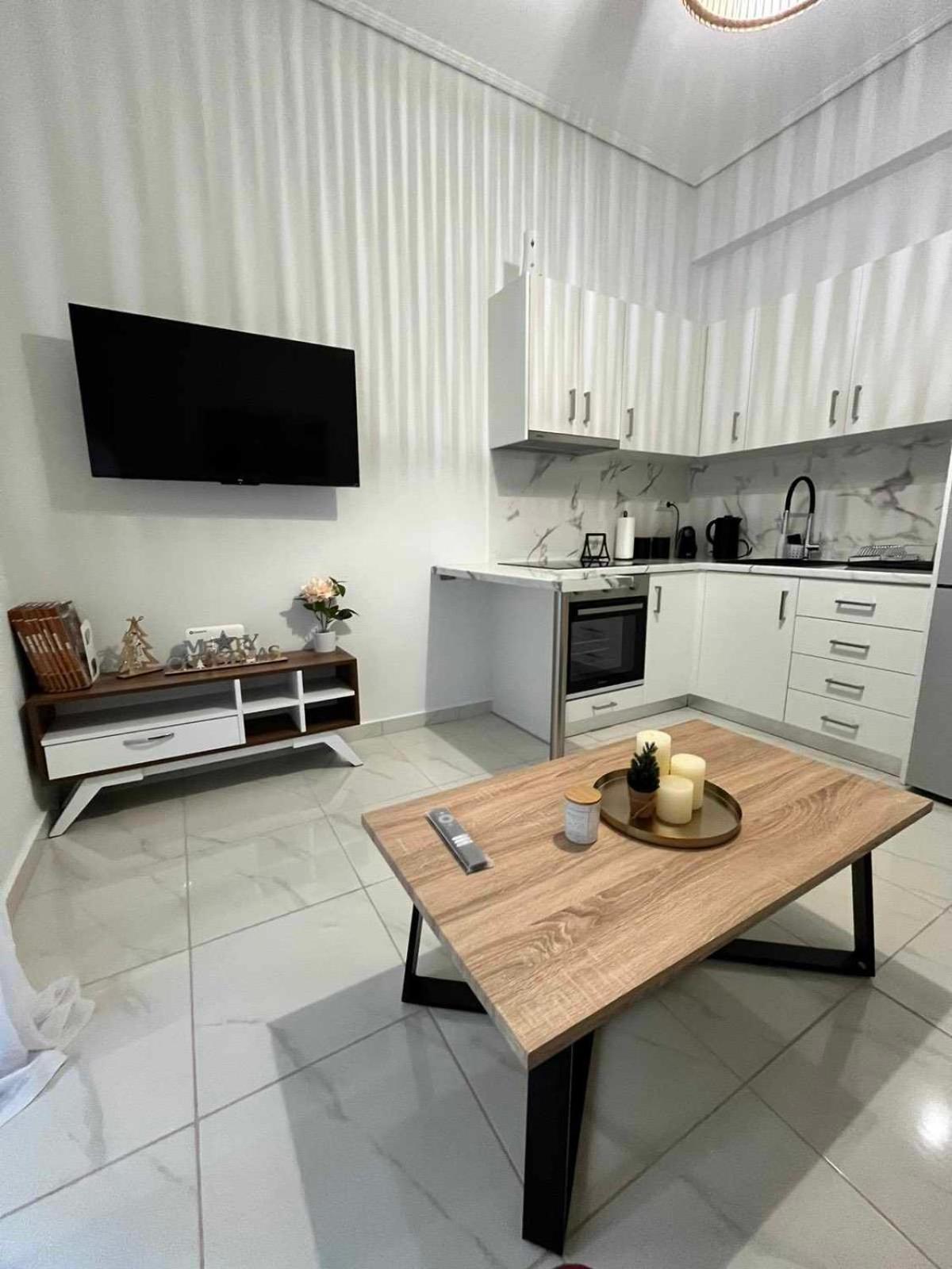 Elegant & Modern Apartment Near To Athens Riviera พีเรียส ภายนอก รูปภาพ